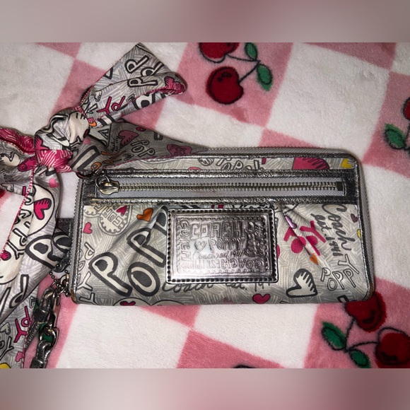 Coach Handbags - Coach Poppy Gray Wristlet Wallet Y2K